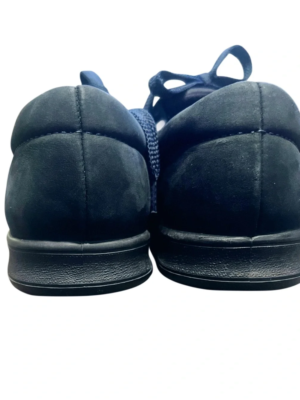 Easy Spirit Women’s Navy Suede Lace-Up Sneaker